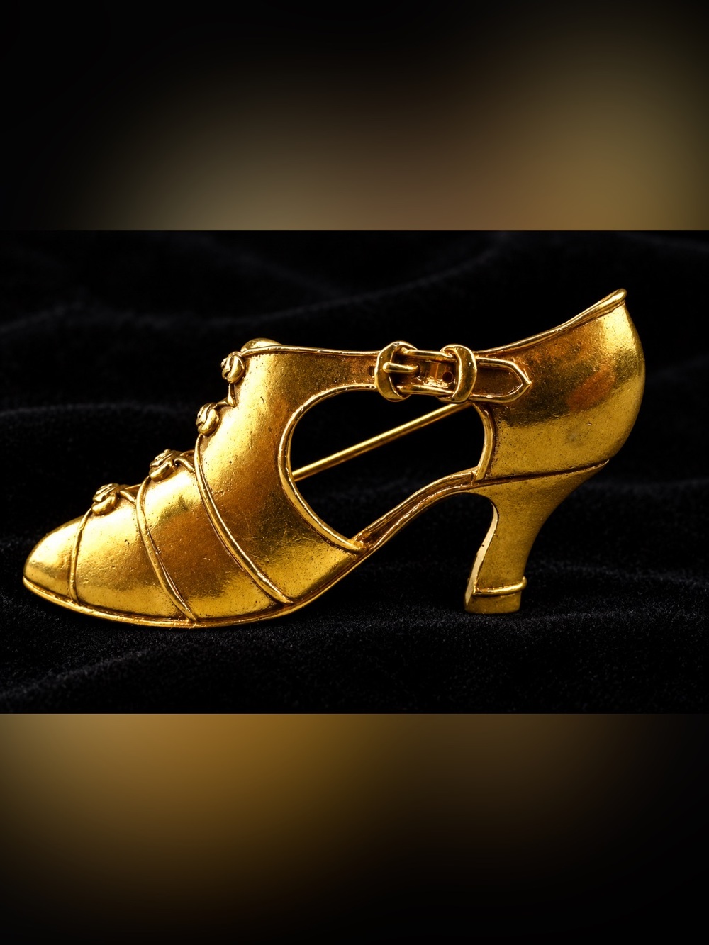 Metropolitan Museum of Art Elegant Gold Women’s Dress Shoe Brooch